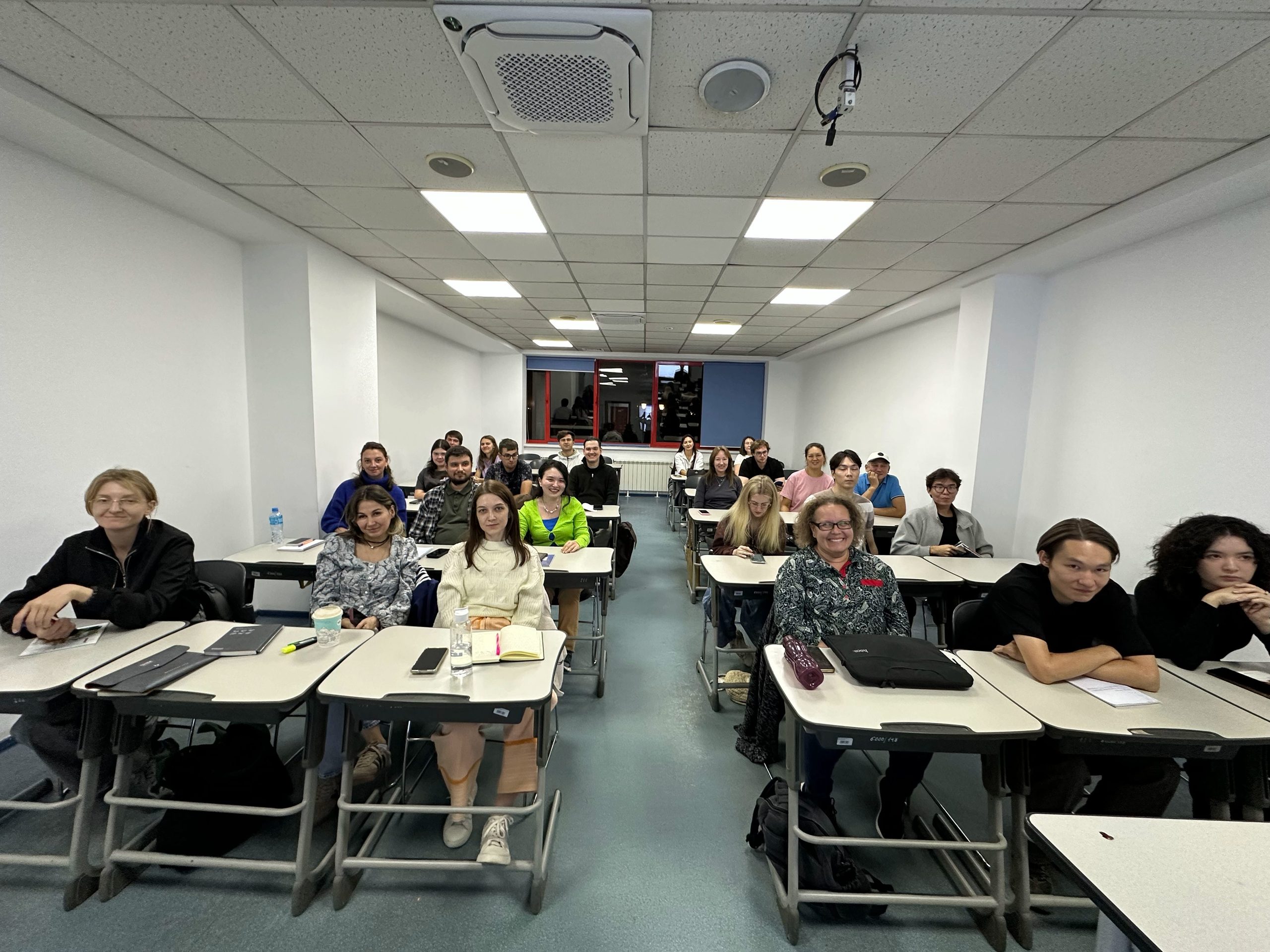 210+ новых учеников в Алматы на сентябрьском курсе казахского языка